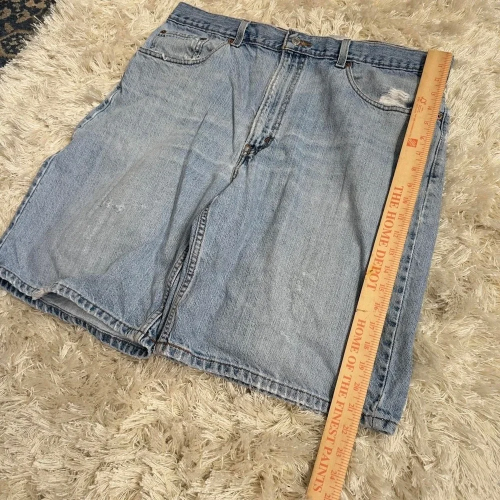Vintage Levi's 550 Denim Jorts Light Wash Relaxed Fit Black Bat Wing Size 38W